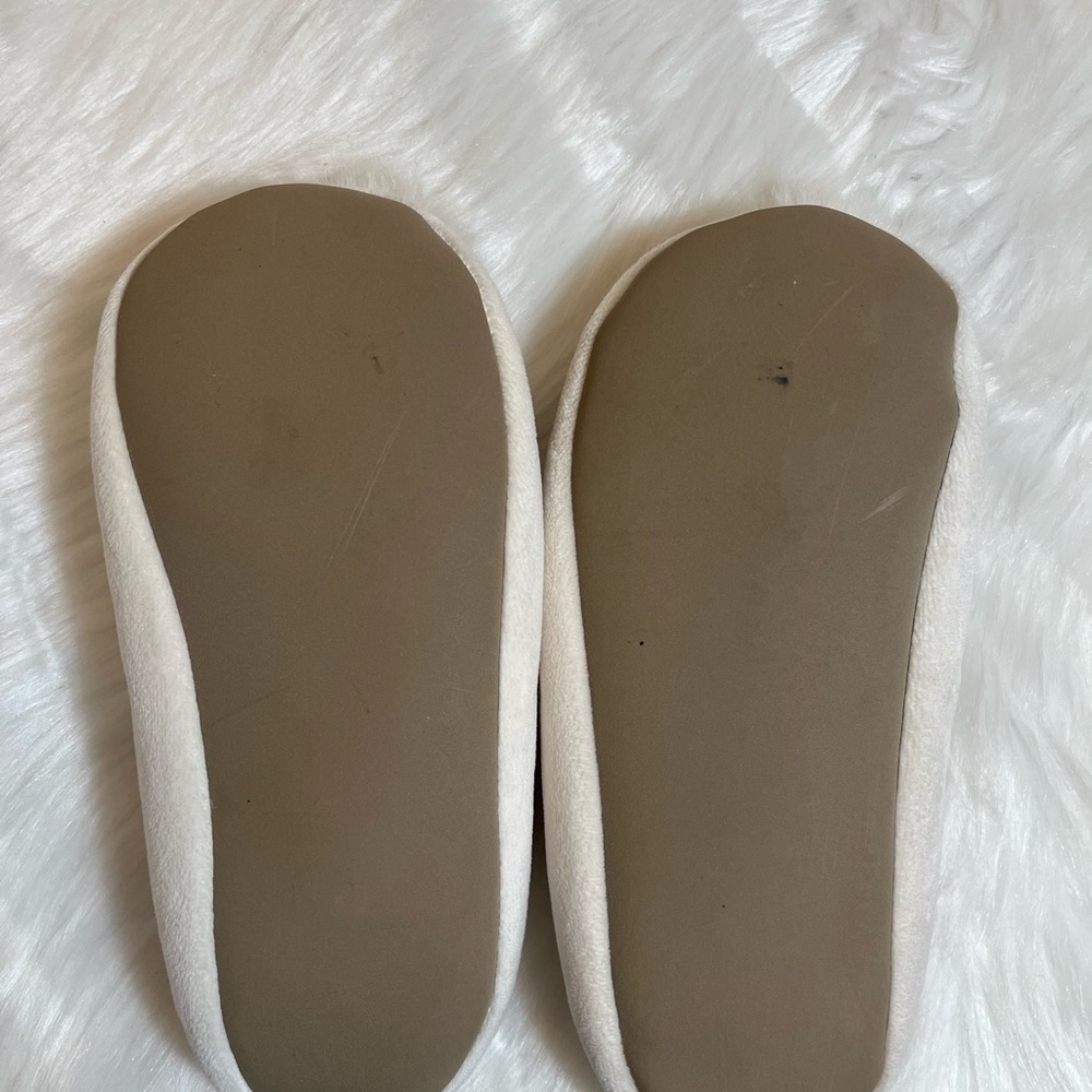 Baby & Child Restoration Hardware Cream Little Kid Pom Pom Slippers - Picture 7 of 9